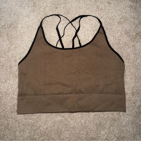 Good American Camel Ribbed Crisscross Back Sports Bra 7/8 - Picture 1 of 7